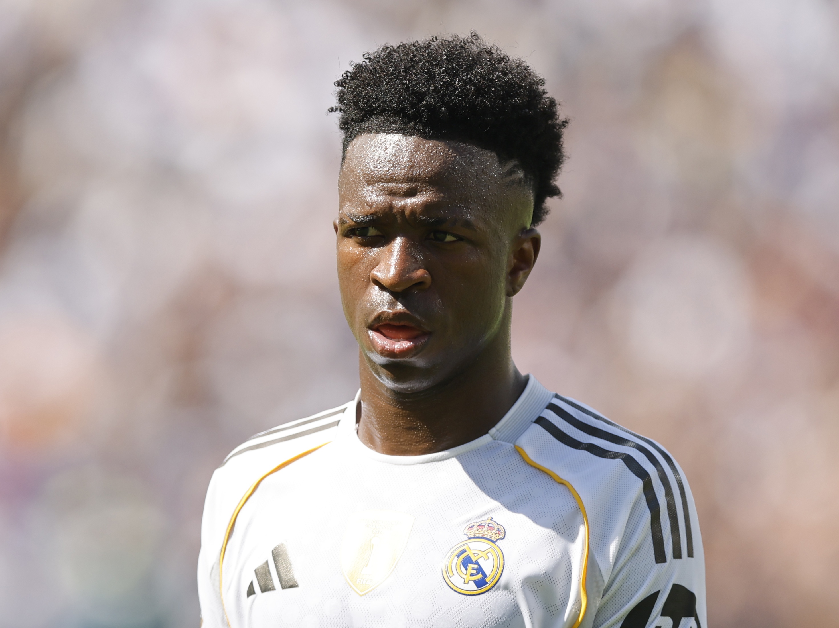 小吧译言家|维尼修斯陷困境：续约停滞状态低迷，阿隆索态度冷淡