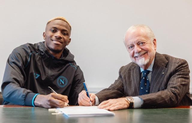 华体会官网-奥西门创纪录高薪续约！那不勒斯为何如此“反常”？